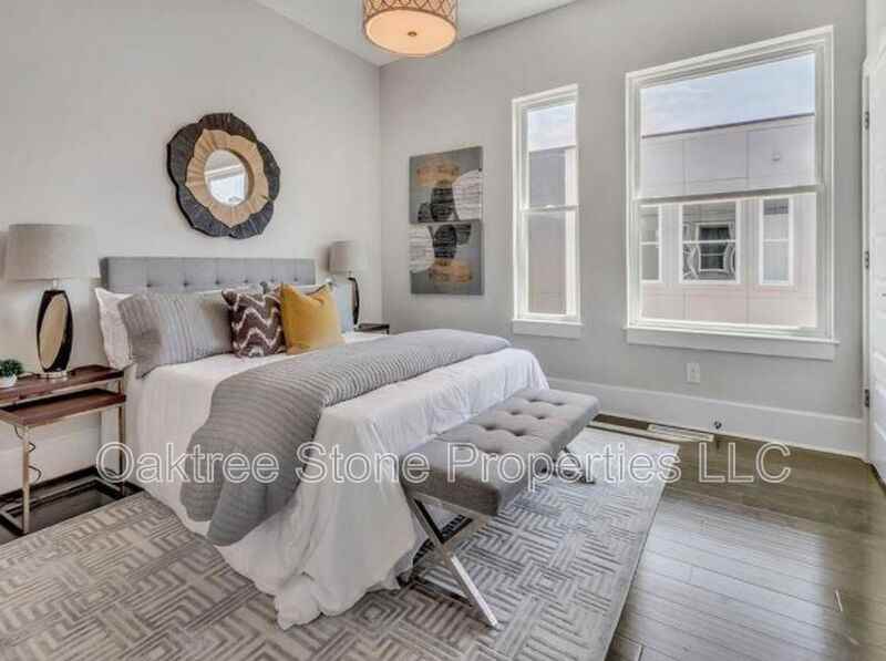 456 Parkway Dr Ne #4 - Photo 3 of 22