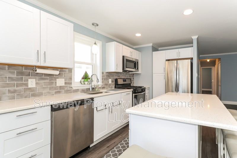 208 Stonyhill Rd - Photo 3 of 20