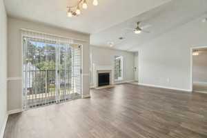 featured image of 1310 Oakcrest Dr