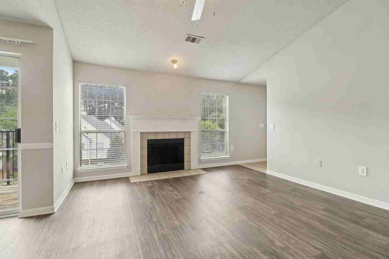 Varia at Oakcrest - Photo 2 of 47