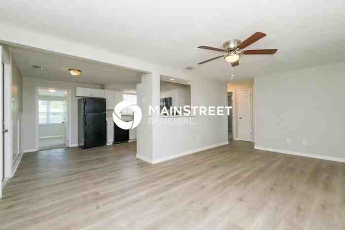 4125 Moog Rd - Photo 2 of 16