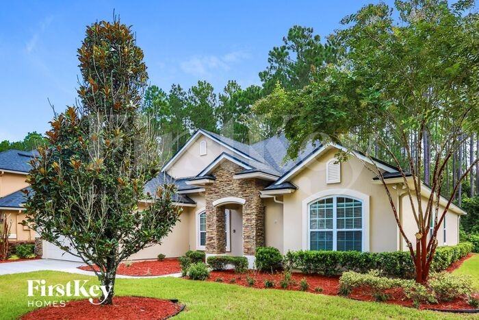 166 Queen Victoria Ave - Photo 2 of 15