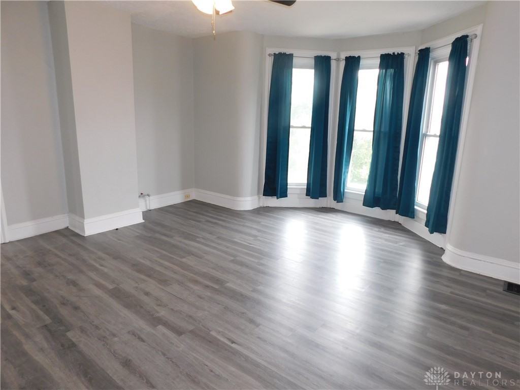 670 N Limestone St - Photo 6 of 15