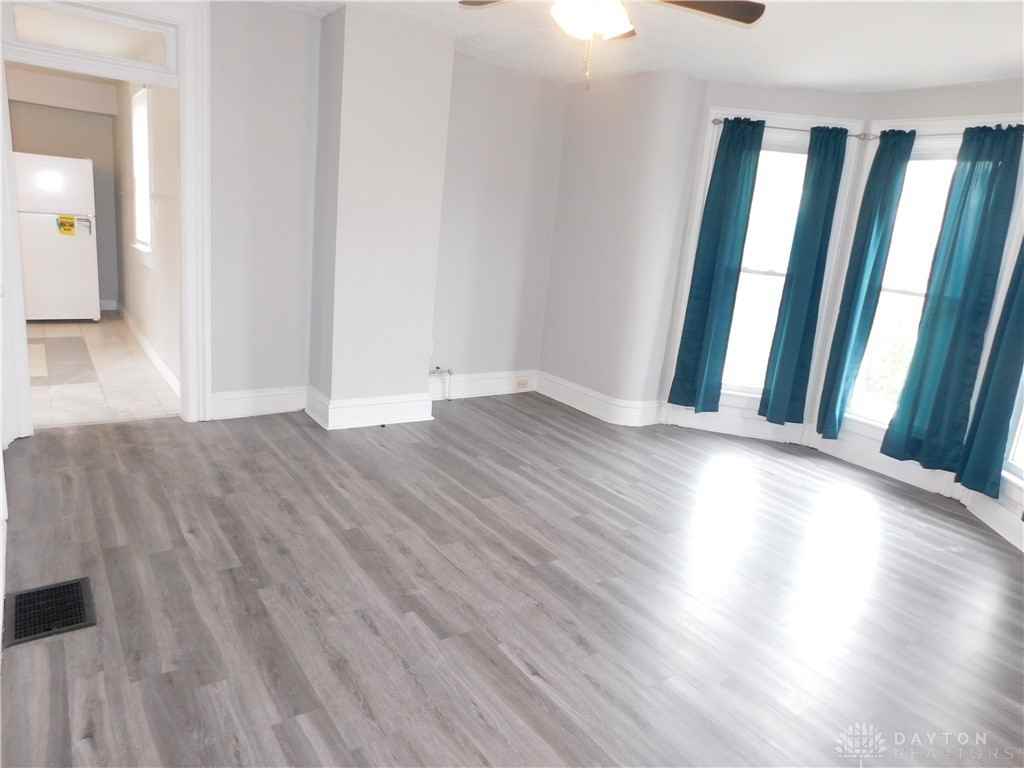 670 N Limestone St - Photo 7 of 15