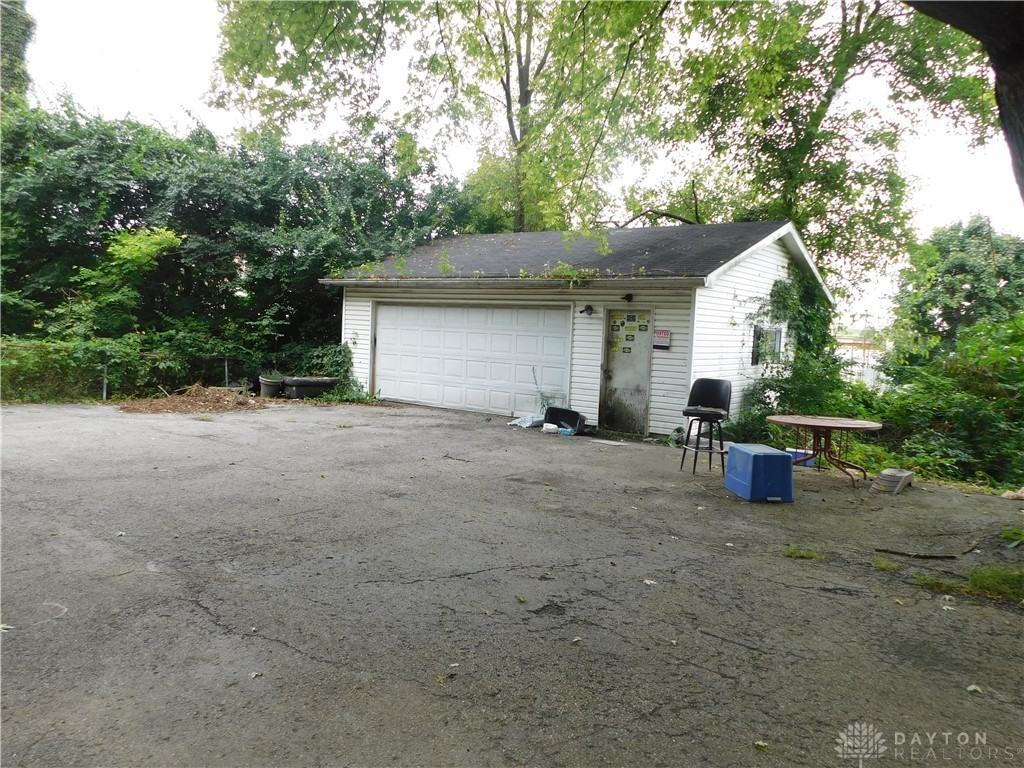 115 Lincoln Ave - Photo 2 of 16