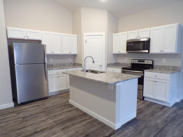 1608 E Olive Ct - Photo 3 of 20