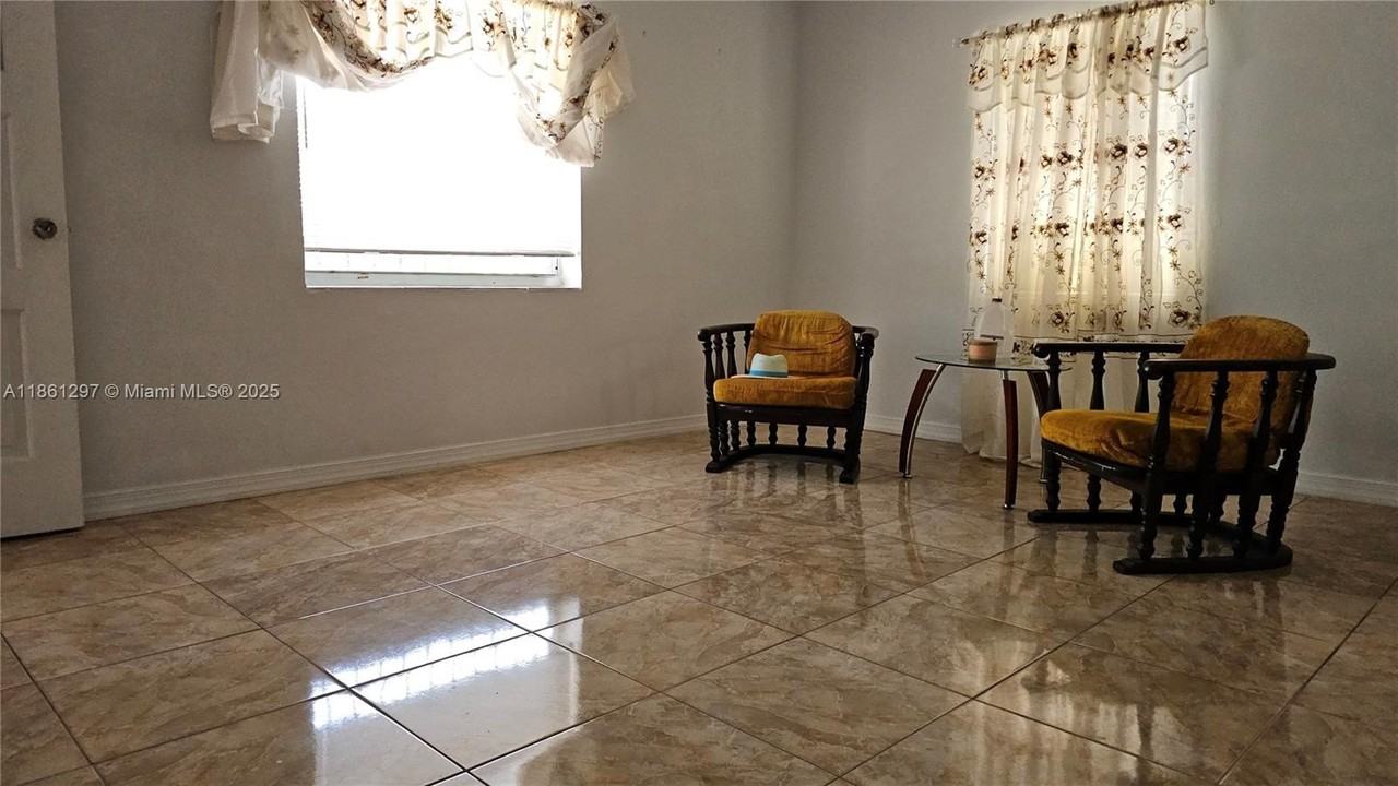 11 W 19th St - Photo 5 of 10