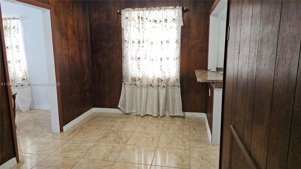 11 W 19th St - Photo 6 of 10