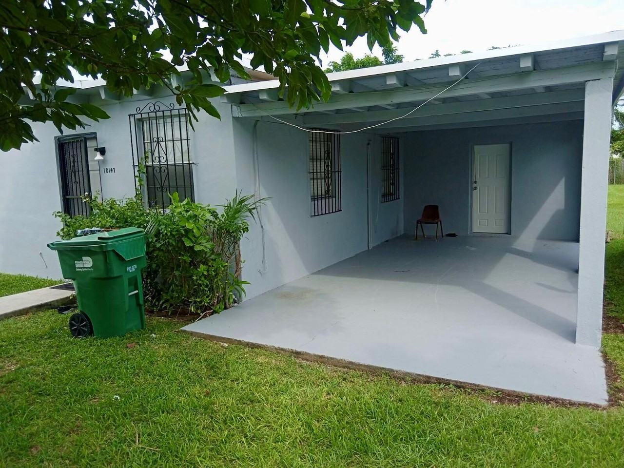 18145 Sw 105th Ave - Photo 2 of 10