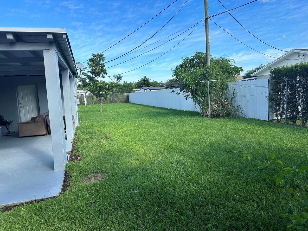 18145 Sw 105th Ave - Photo 3 of 10