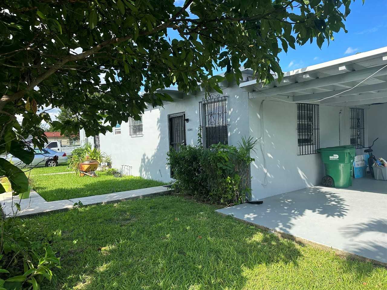 18145 Sw 105th Ave - Photo 4 of 10