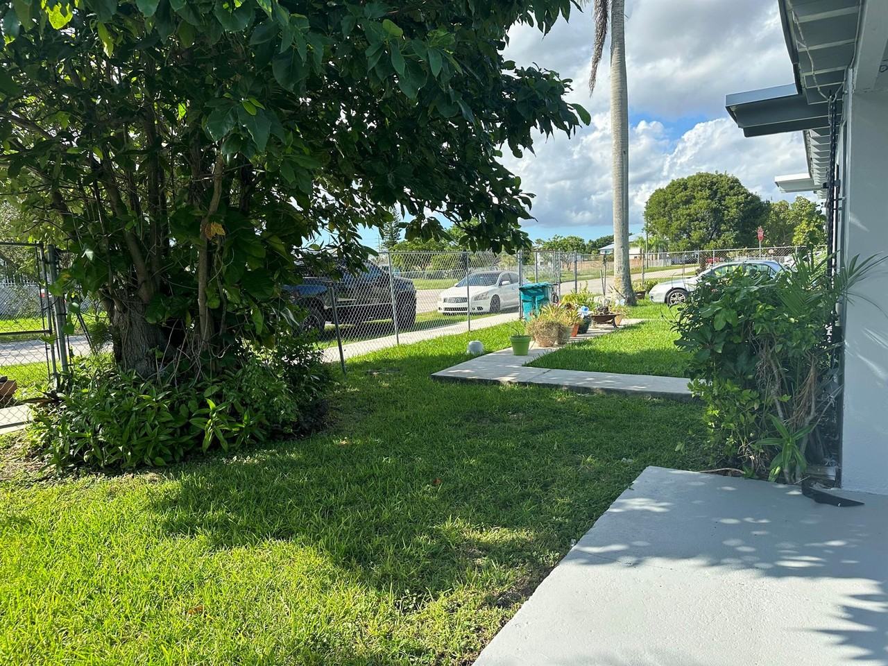 18145 Sw 105th Ave - Photo 7 of 10