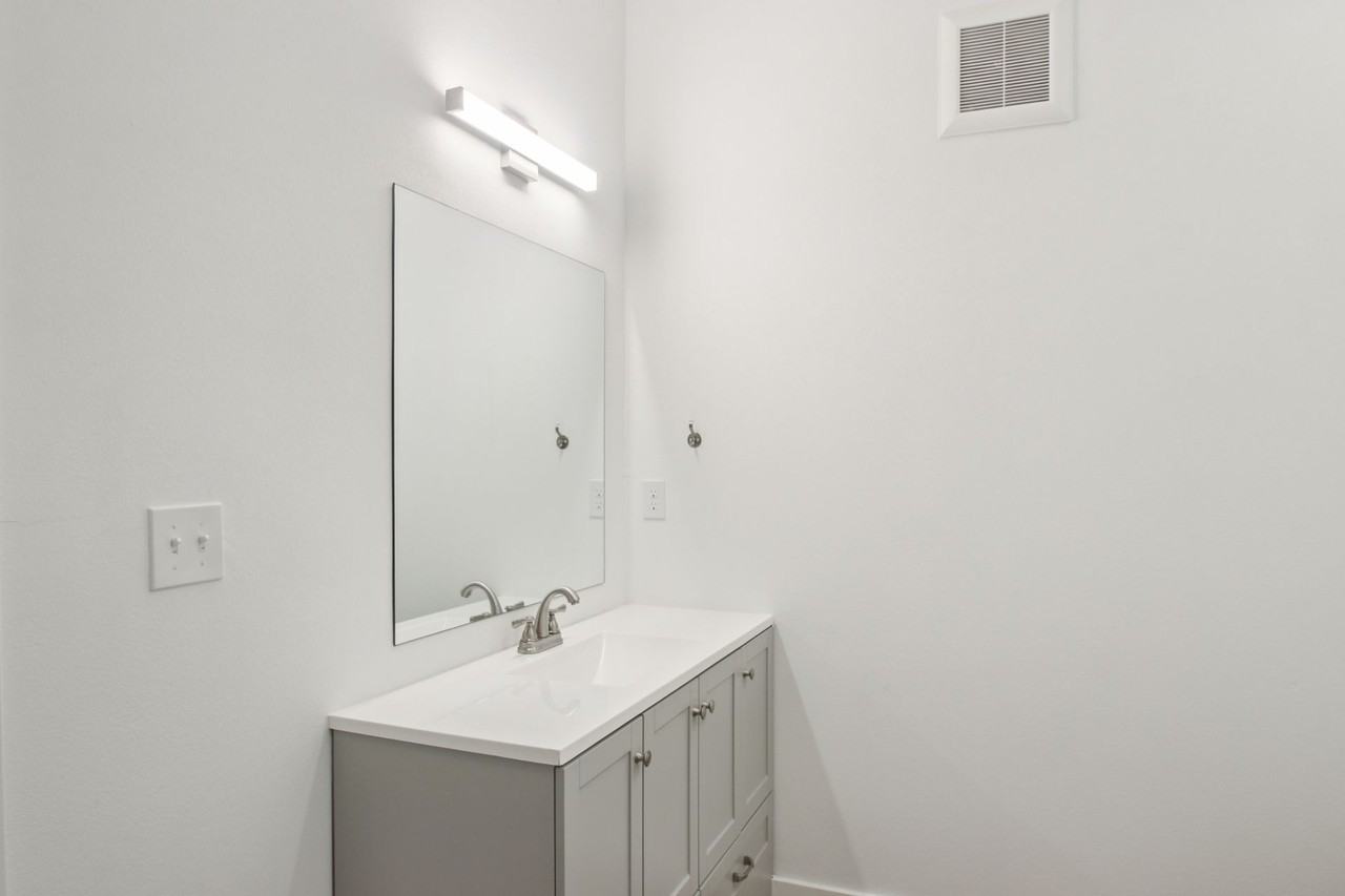 Portland Place Apartments - Photo 4 of 50