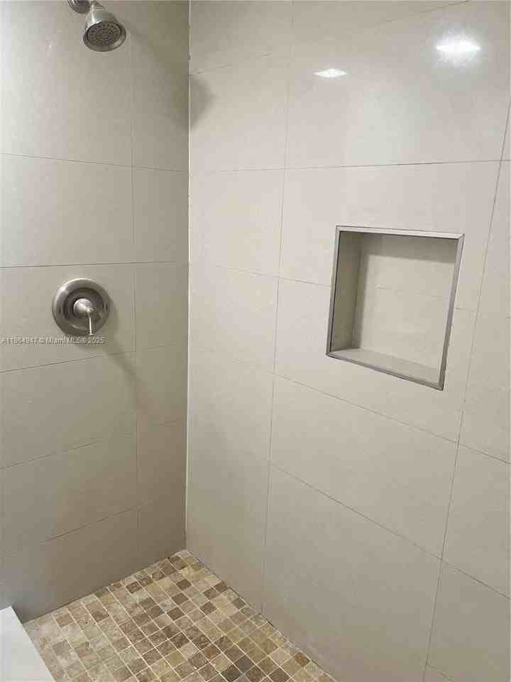 3621 Nw 95th Ter #523 - Photo 7 of 13