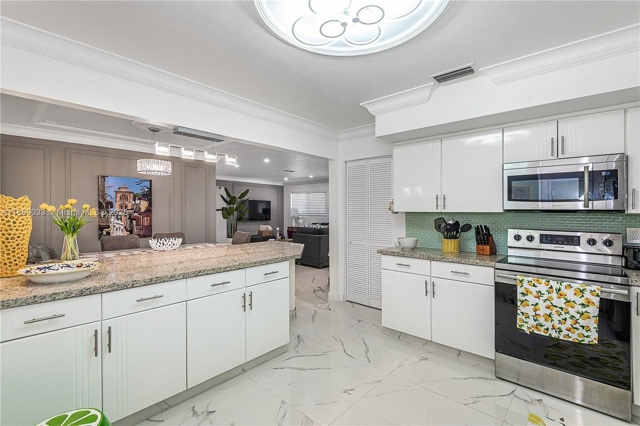 1521 Arthur Street #1521 - Photo 5 of 24