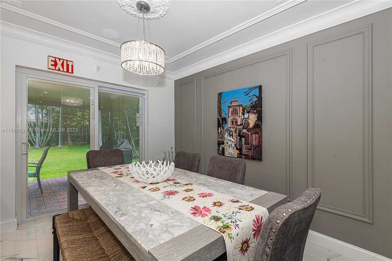 1521 Arthur Street #1521 - Photo 6 of 24