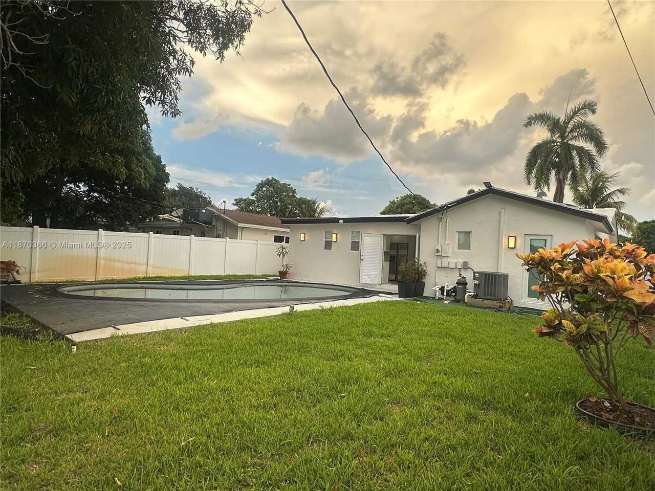 526 S Rainbow Dr #0 - Photo 6 of 20