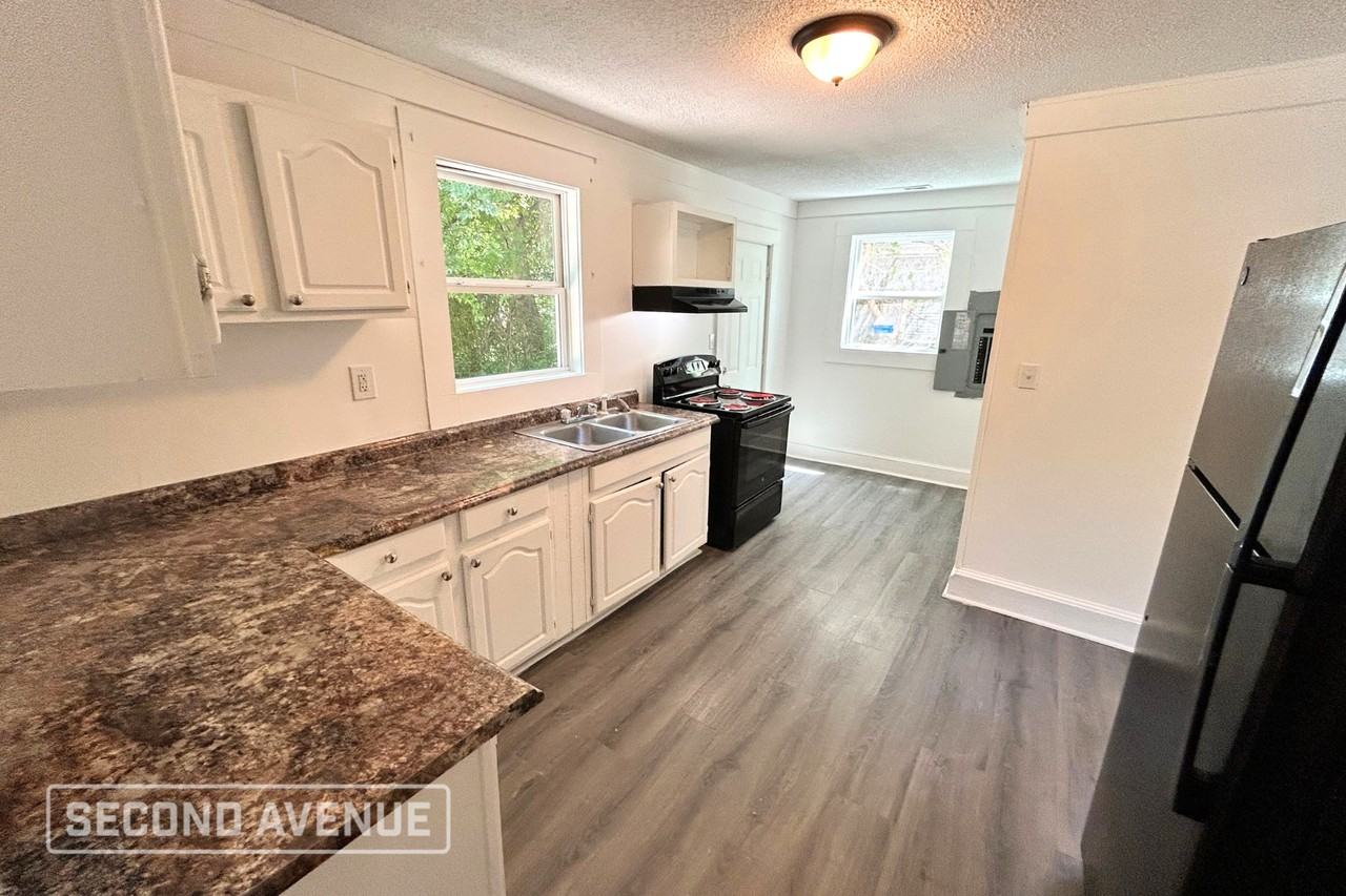 543 Walnut St - Photo 2 of 13