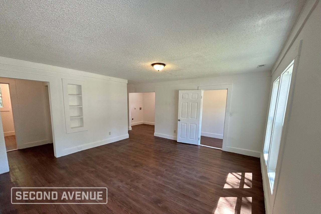 543 Walnut St - Photo 5 of 13