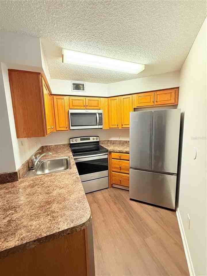 3883 Atrium Dr #3 - Photo 4 of 28