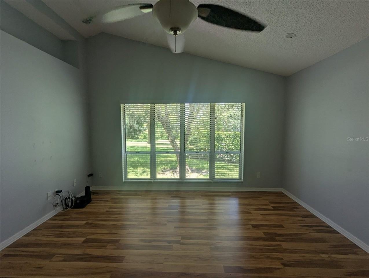 196 Hunter Court - Photo 6 of 50