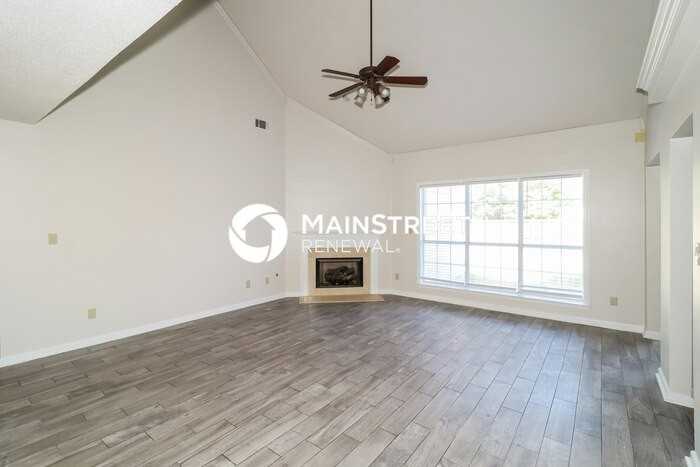 4704 Ashcroft Dr - Photo 3 of 18