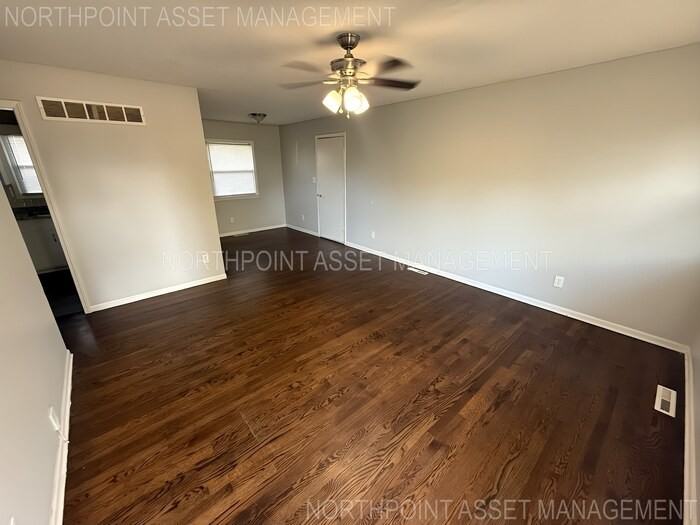 11134 E 9th St S - Photo 2 of 11