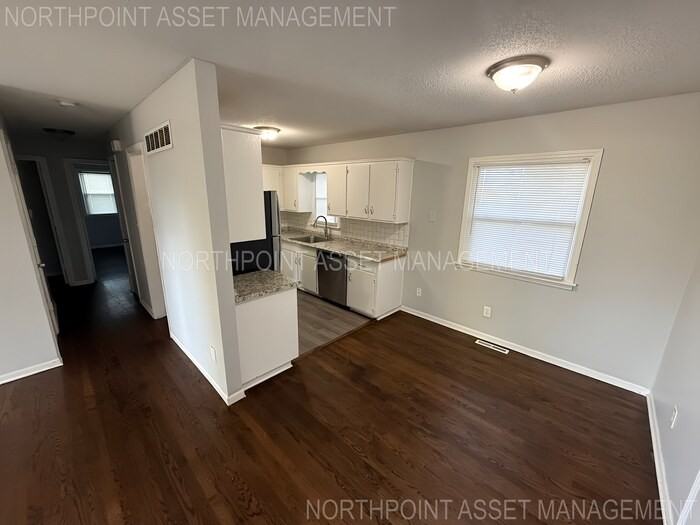 11134 E 9th St S - Photo 3 of 11