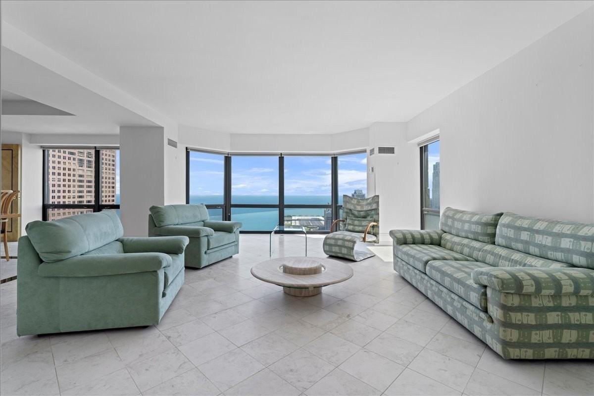 100 E Huron St #4703 - Photo 3 of 34