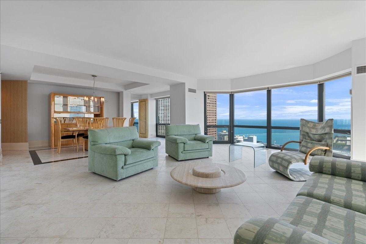 100 E Huron St #4703 - Photo 4 of 34