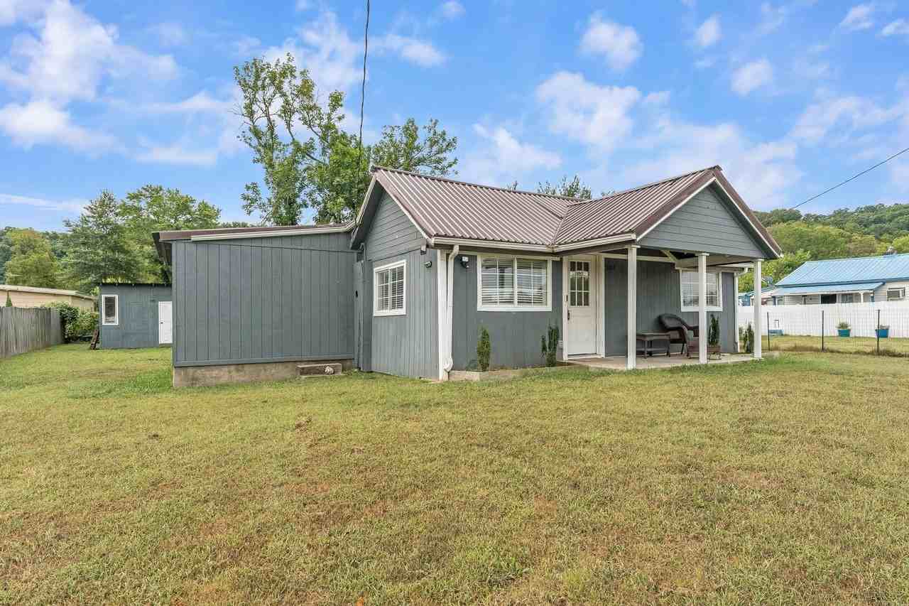 301 Melton Dr - Photo 2 of 23