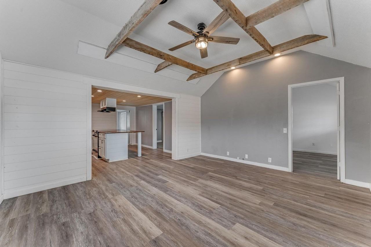 301 Melton Dr - Photo 3 of 23