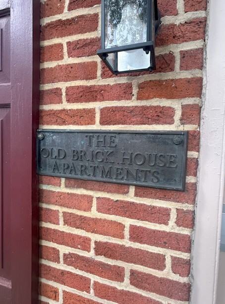 122 South West St - Photo 2 of 9