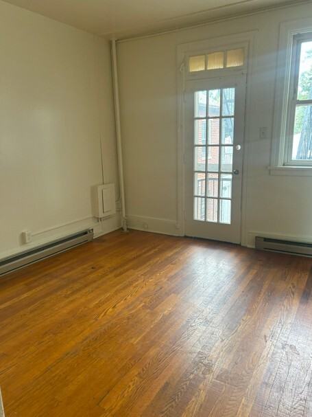 122 South West St - Photo 3 of 9