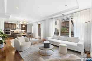 250 Henley Pl - Photo 1 of 1