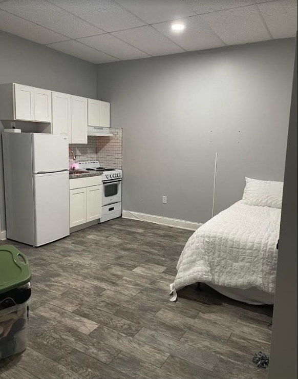 133 Monroe St - Photo 2 of 16