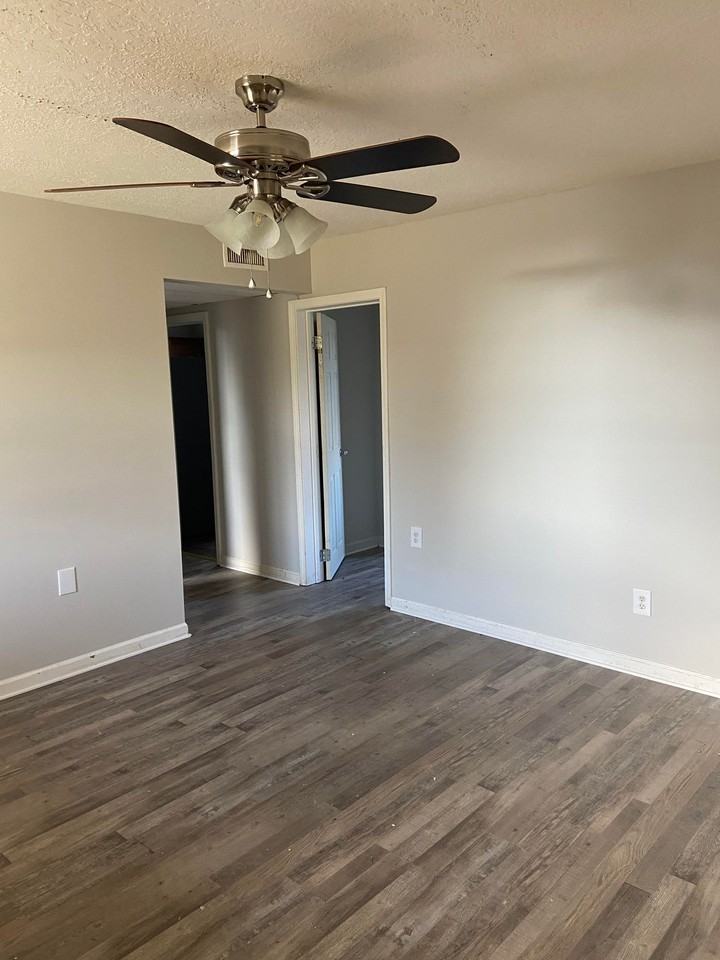 1110 Alabama 205 - Photo 2 of 6