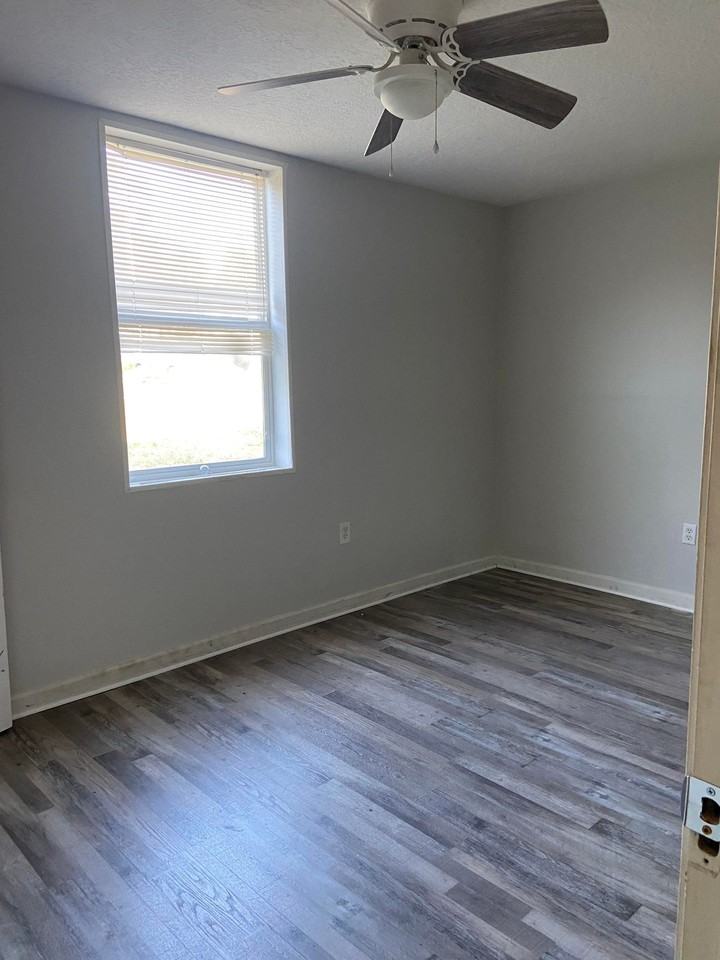 1110 Alabama 205 - Photo 3 of 6