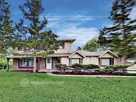 415 Sussex Ct - Photo 1 of 1
