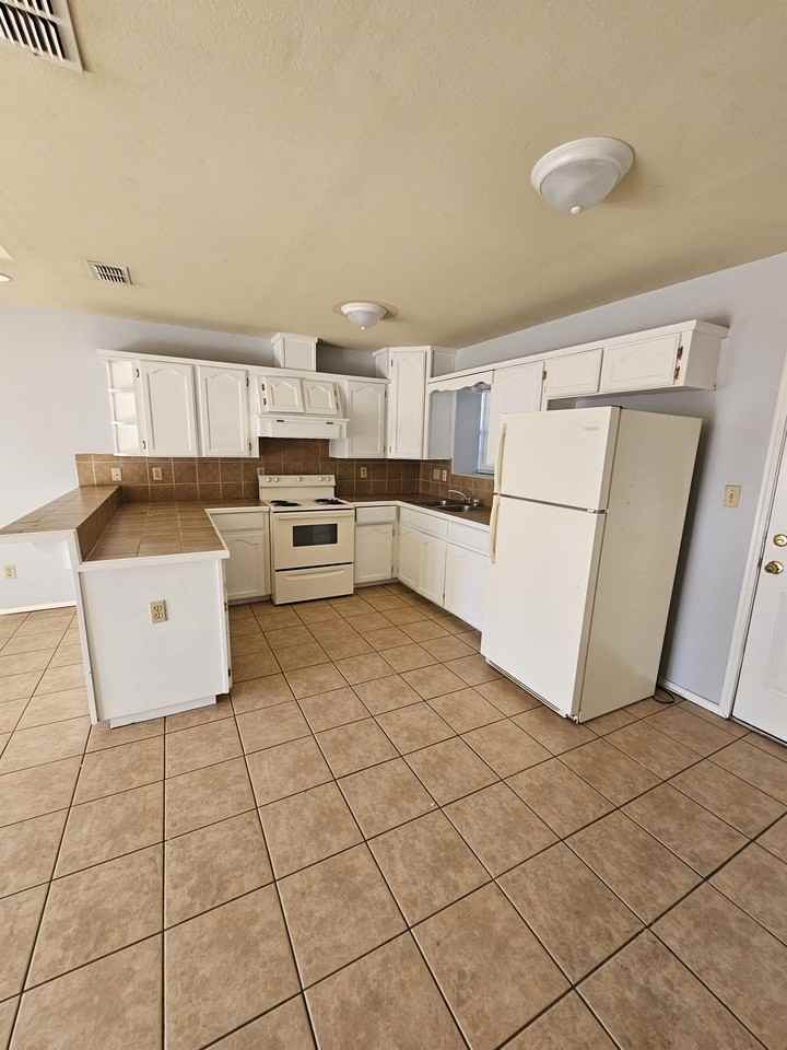 3709 W Monte Cristo - Photo 2 of 17