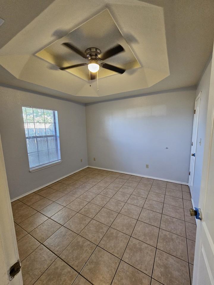 3709 W Monte Cristo - Photo 3 of 17