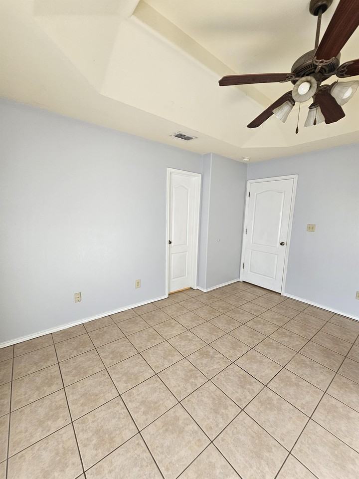 3709 W Monte Cristo - Photo 7 of 17