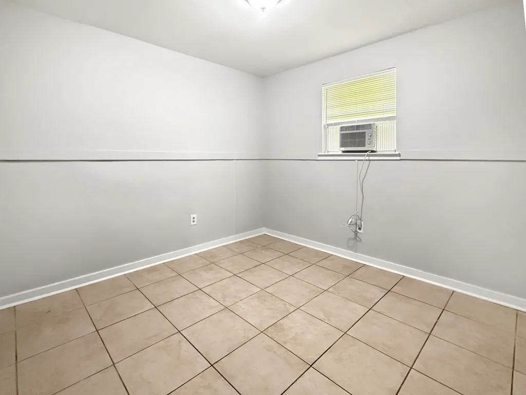 524 Starrett Road - Photo 2 of 4