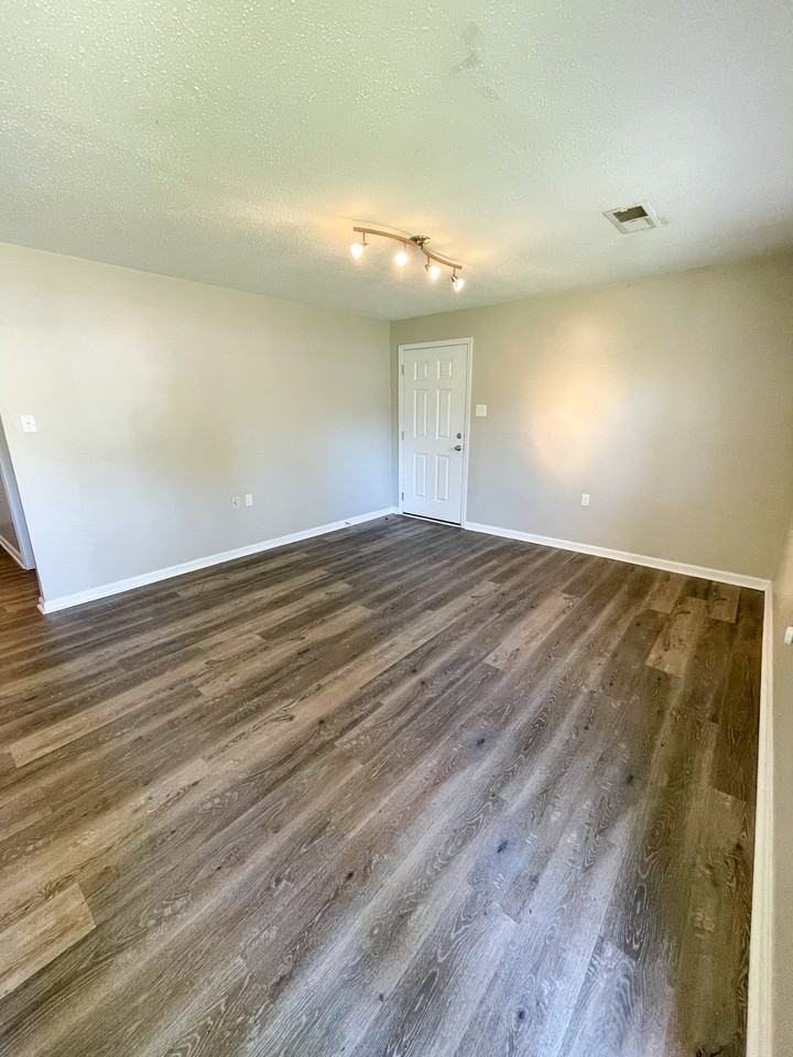 1524 1/2 Ilex Street - Photo 3 of 14