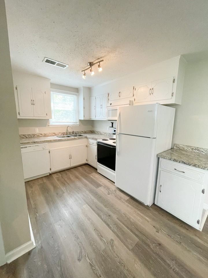 1524 1/2 Ilex Street - Photo 6 of 14