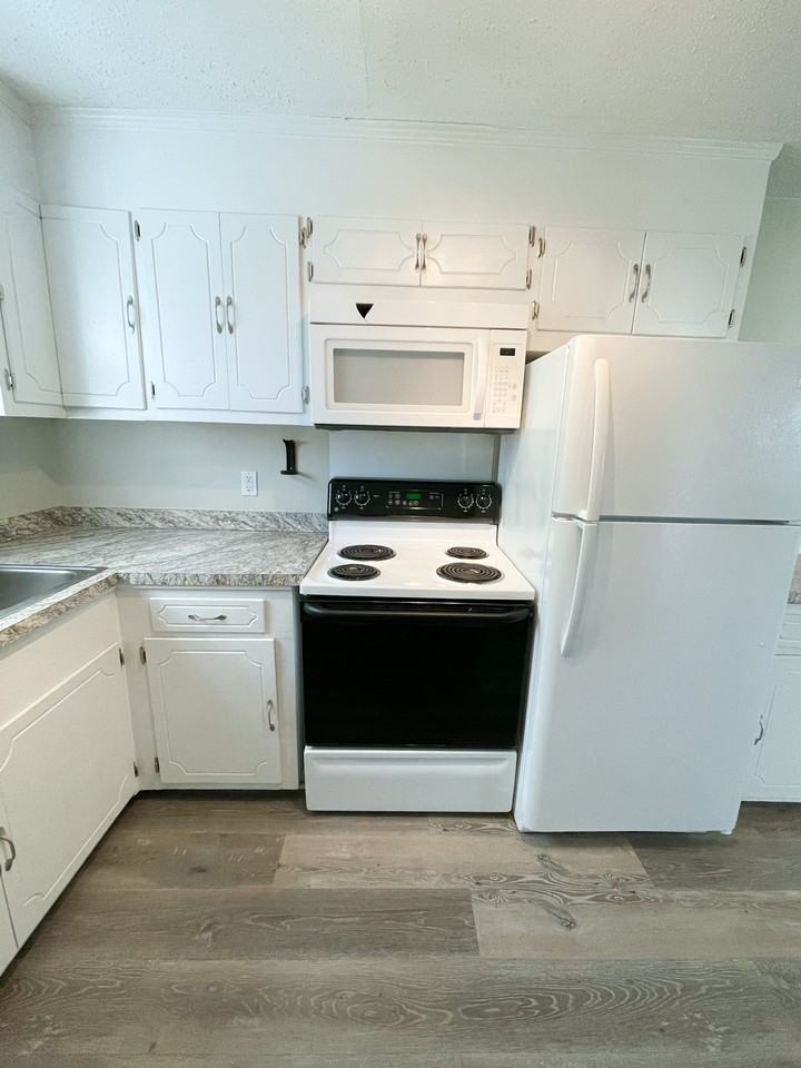 1524 1/2 Ilex Street - Photo 7 of 14