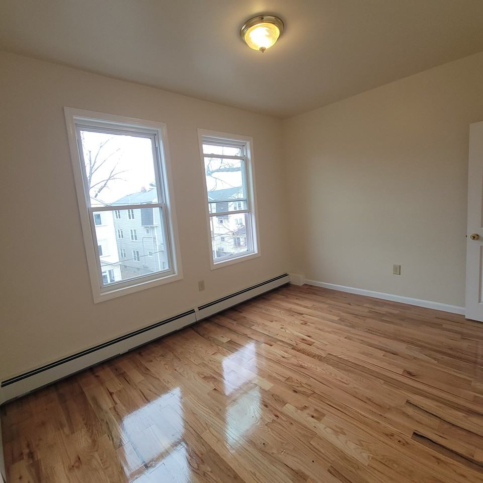 626-628 Garden St - Photo 7 of 9