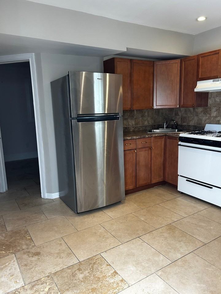 183 Merrill Avenue - Photo 2 of 8