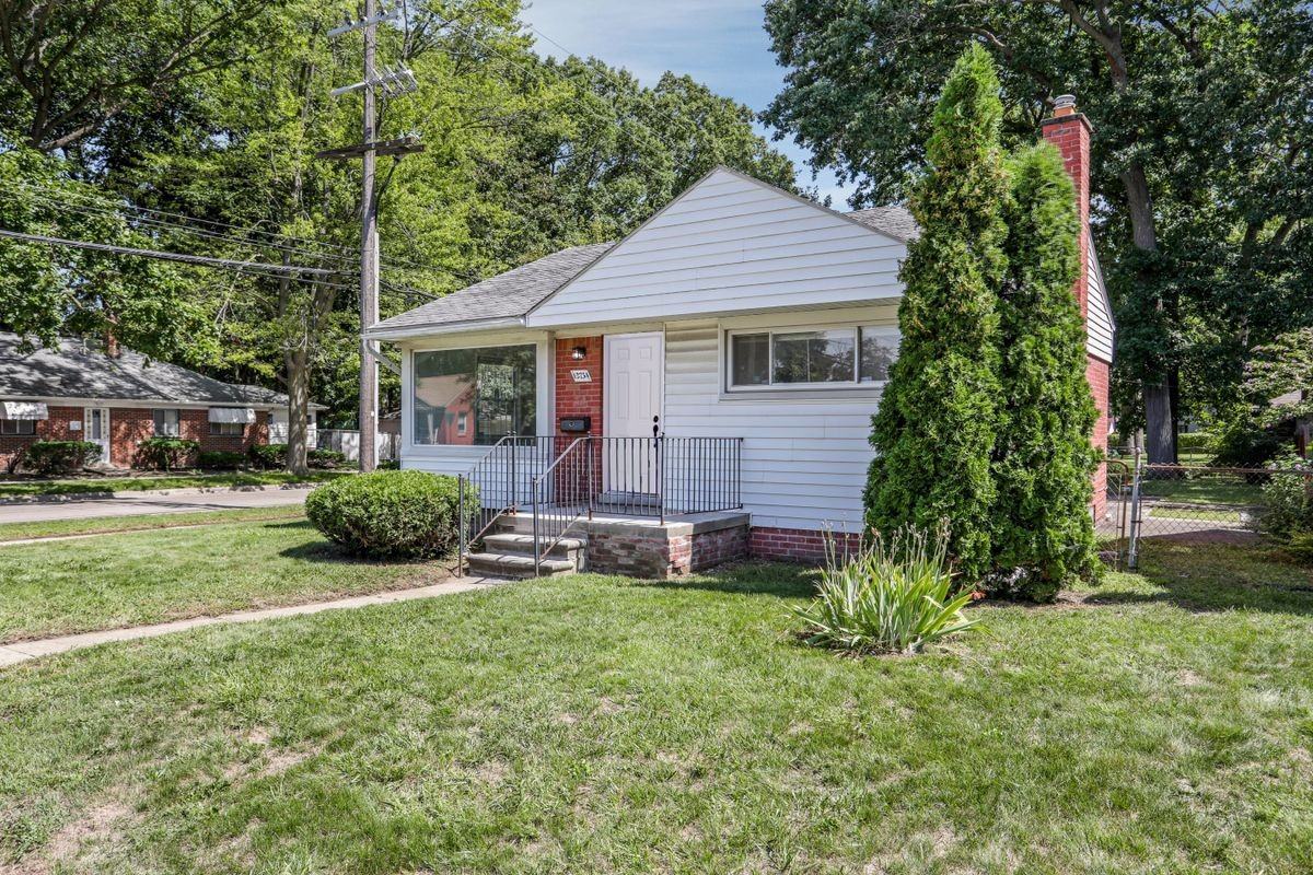 12734 Riverview St - Photo 3 of 27