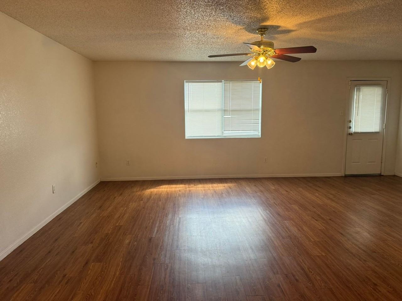 4404 Secretariat Dr - Photo 2 of 21